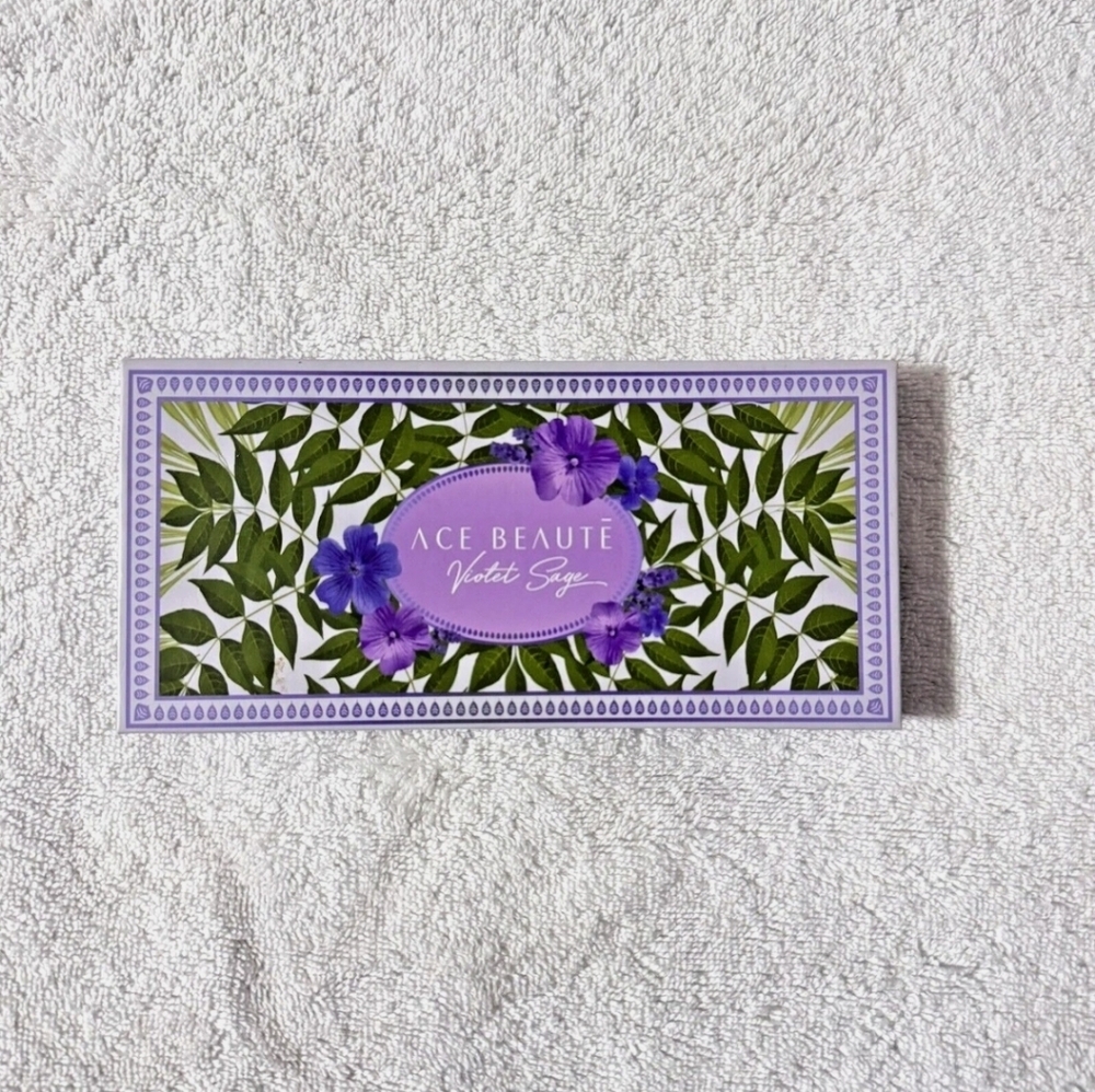 Ace Beauté Violet Sage Eyeshadow Palette